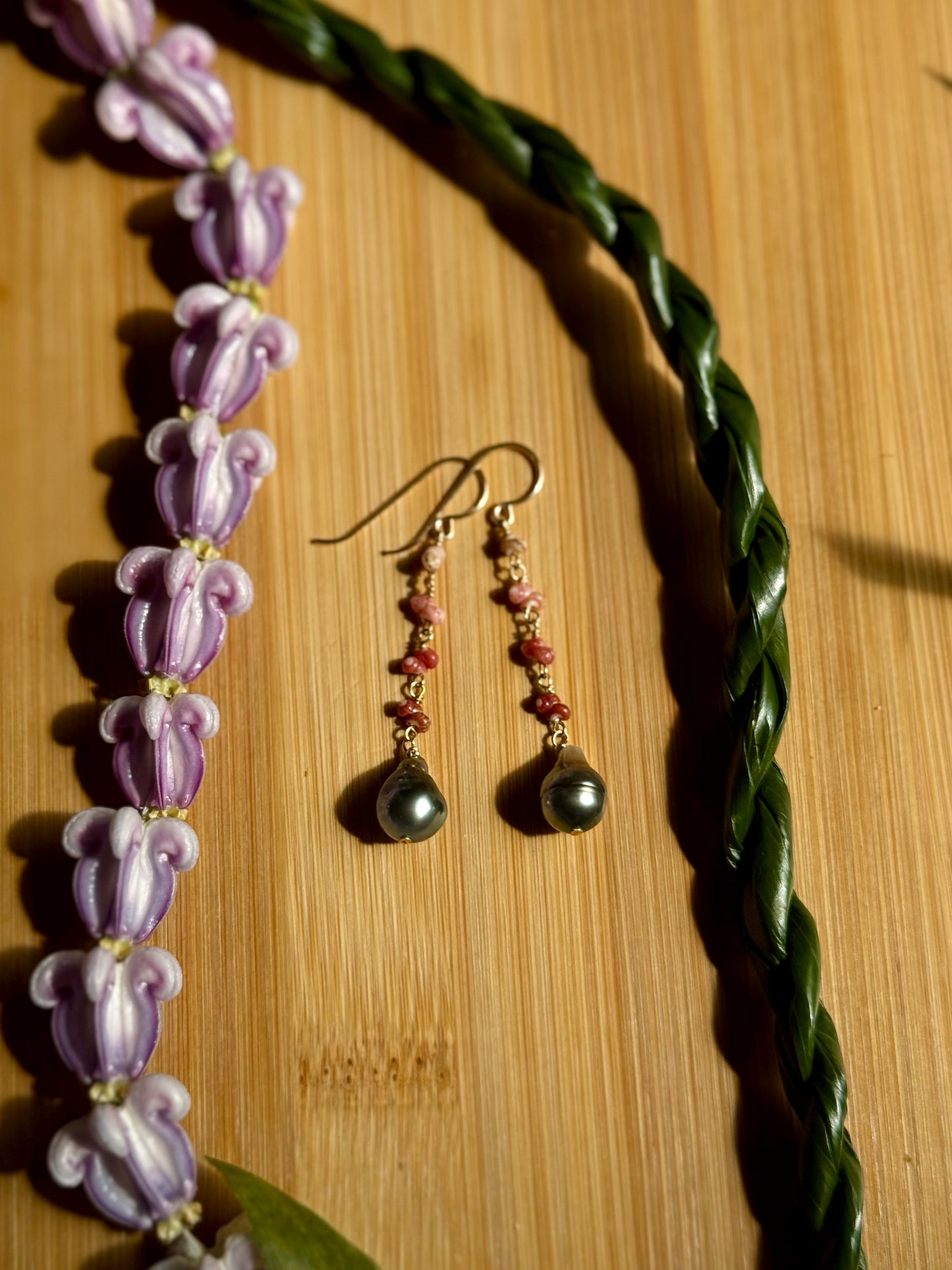 Ombré Niihau Kahelelani and Pearl Earrings