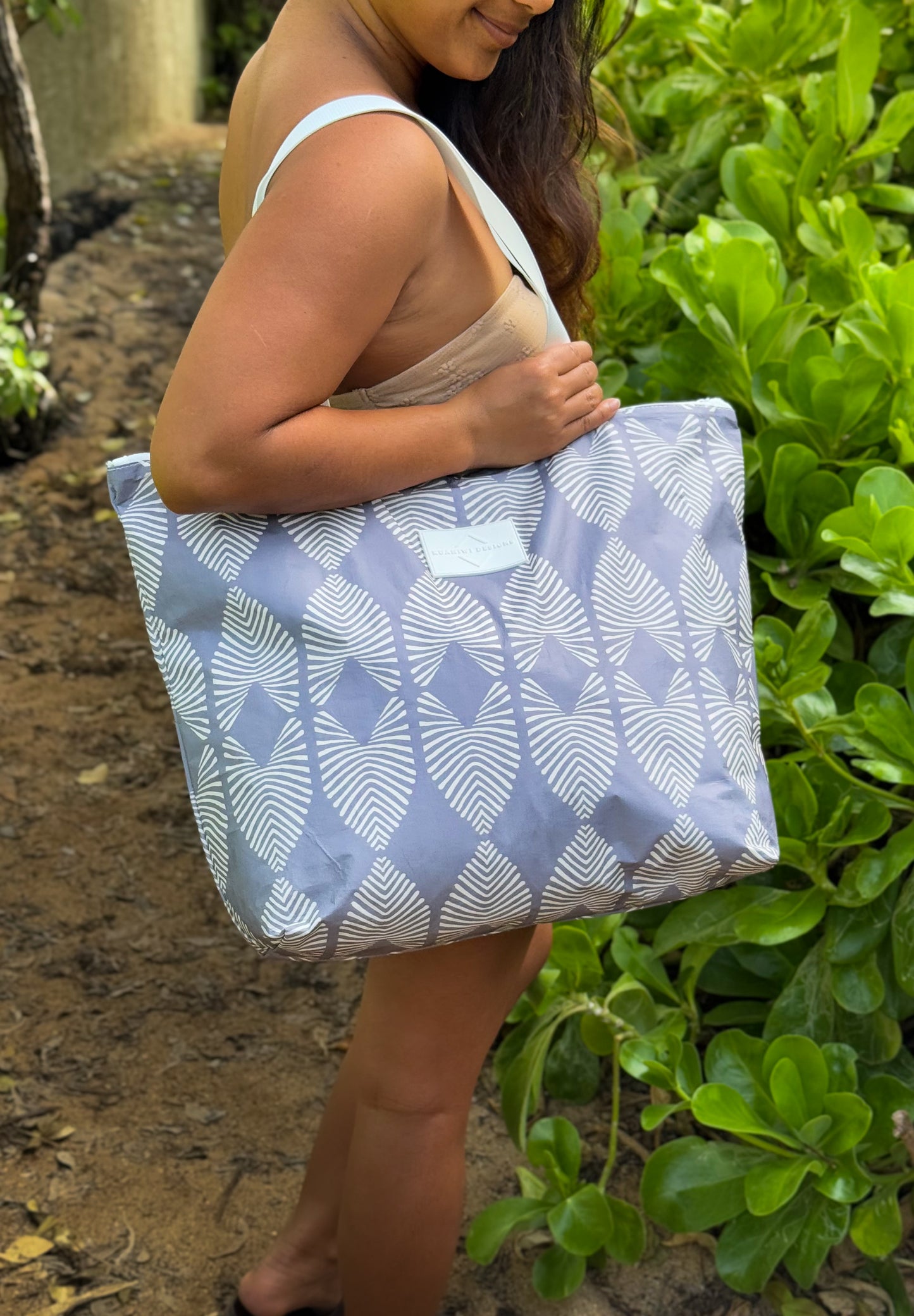 Kalo Zipper Tote Bag