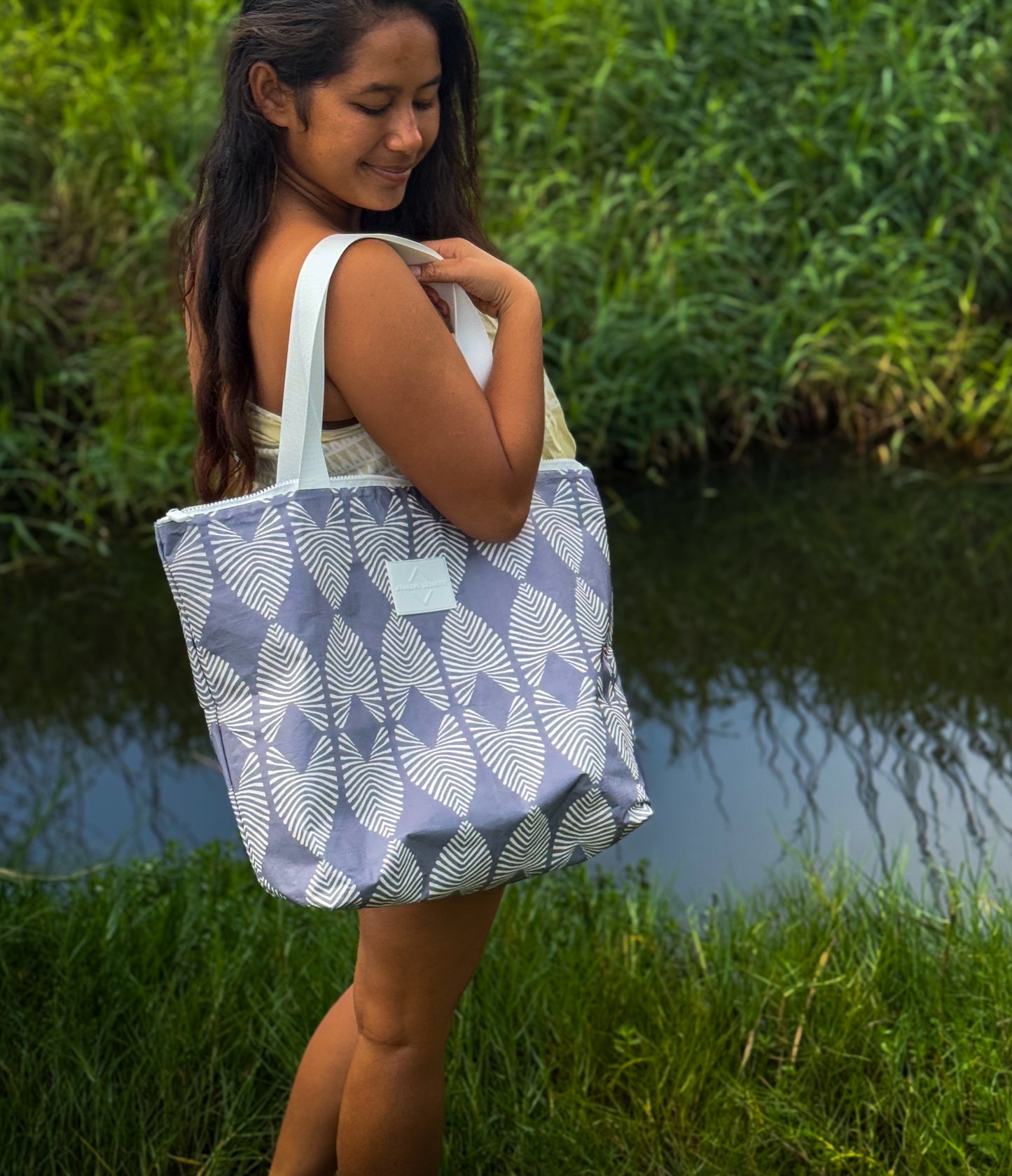 Kalo Zipper Tote Bag