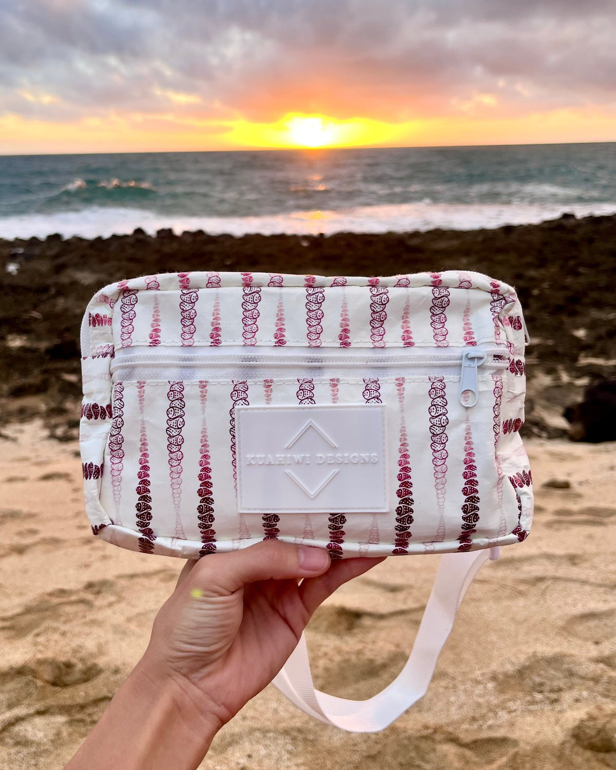 Ombré Niihau Kahelelani Fanny Pack