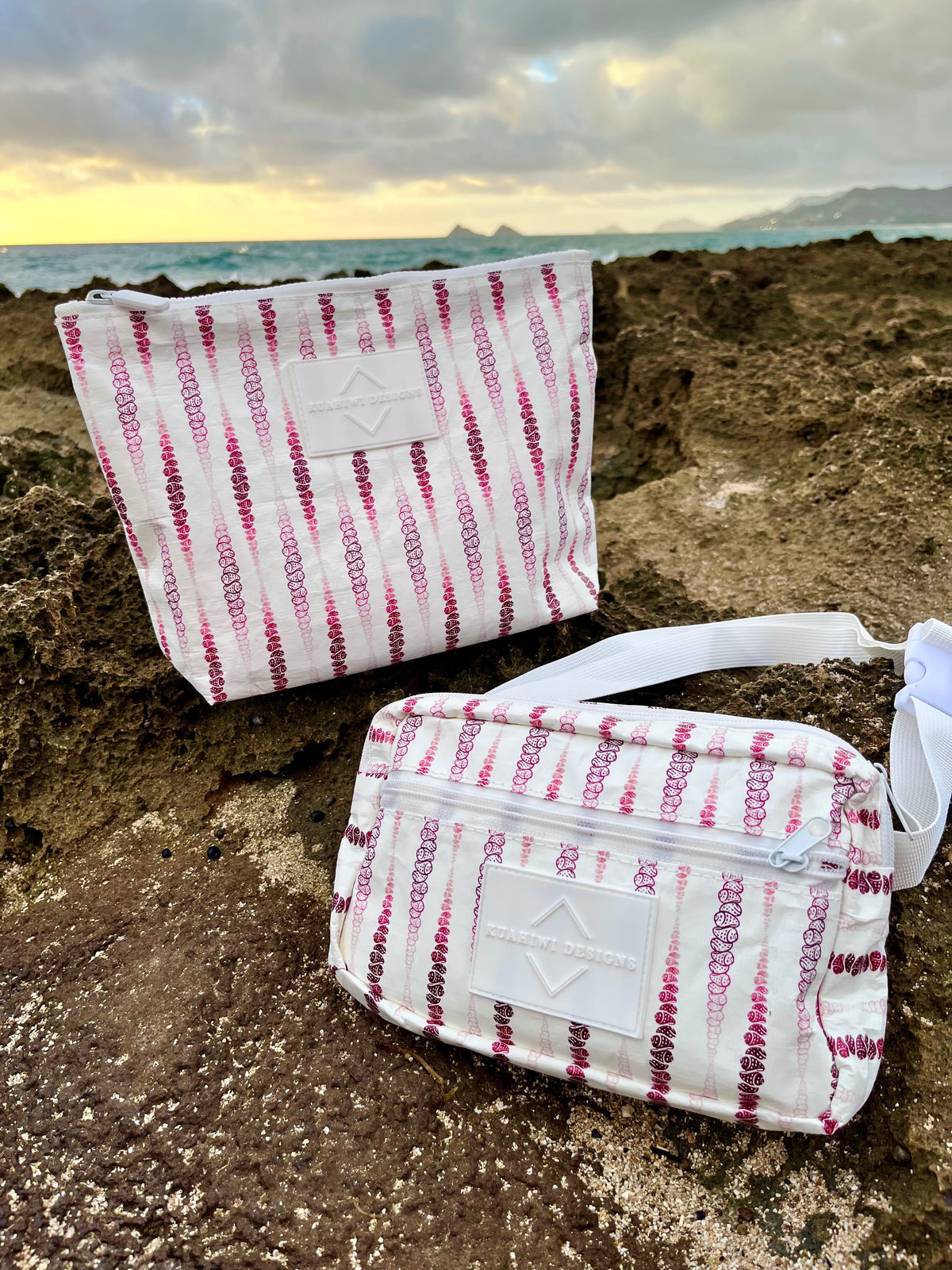 Ombré Niihau Kahelelani Cosmetic Bag