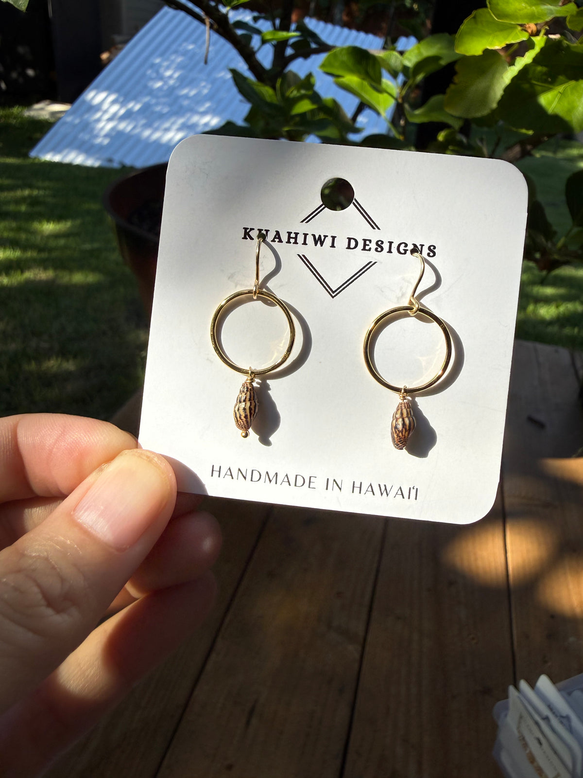 Oʻahu Laiki Shell Earrings