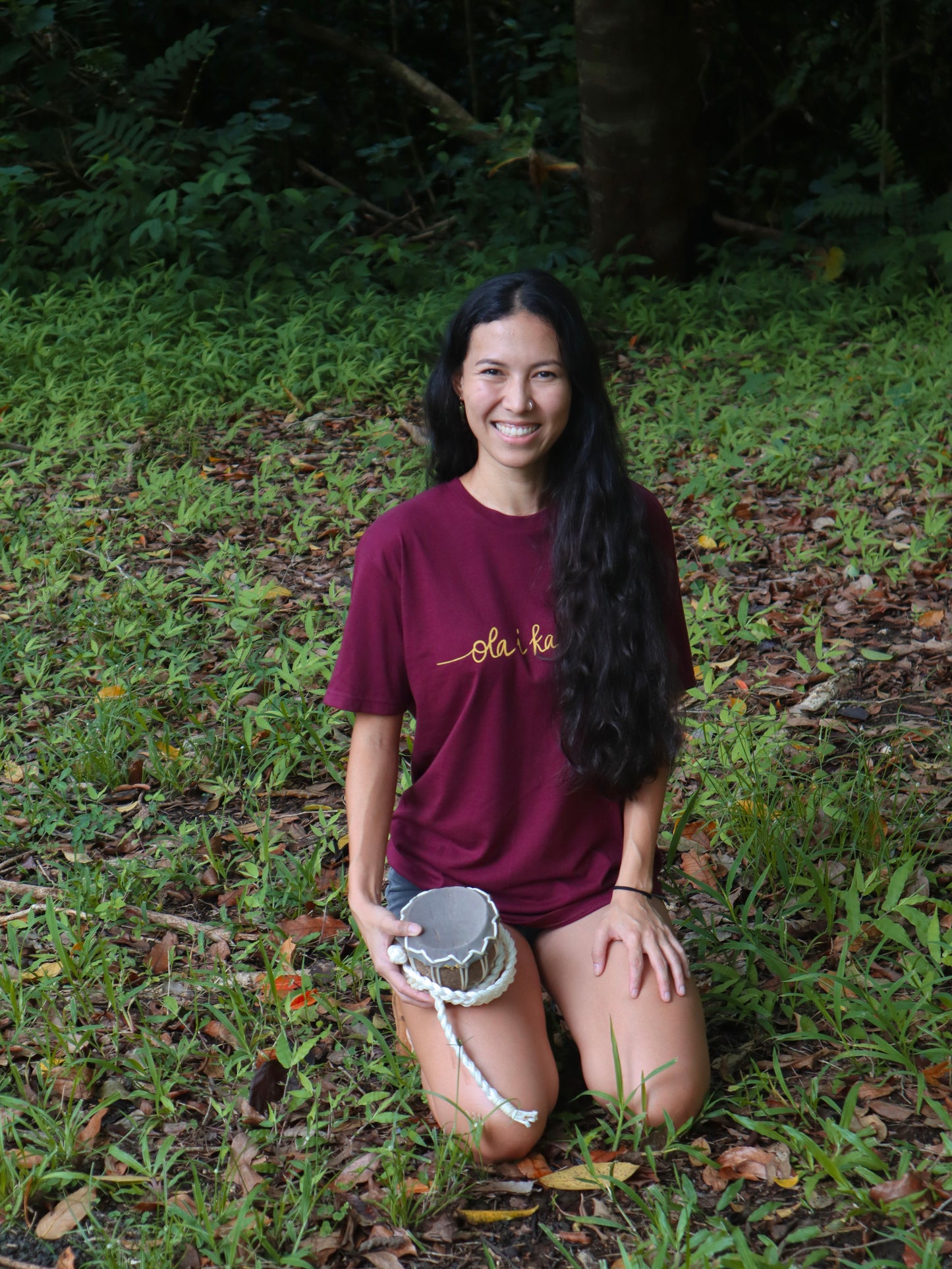 Hula Tee in Maroon