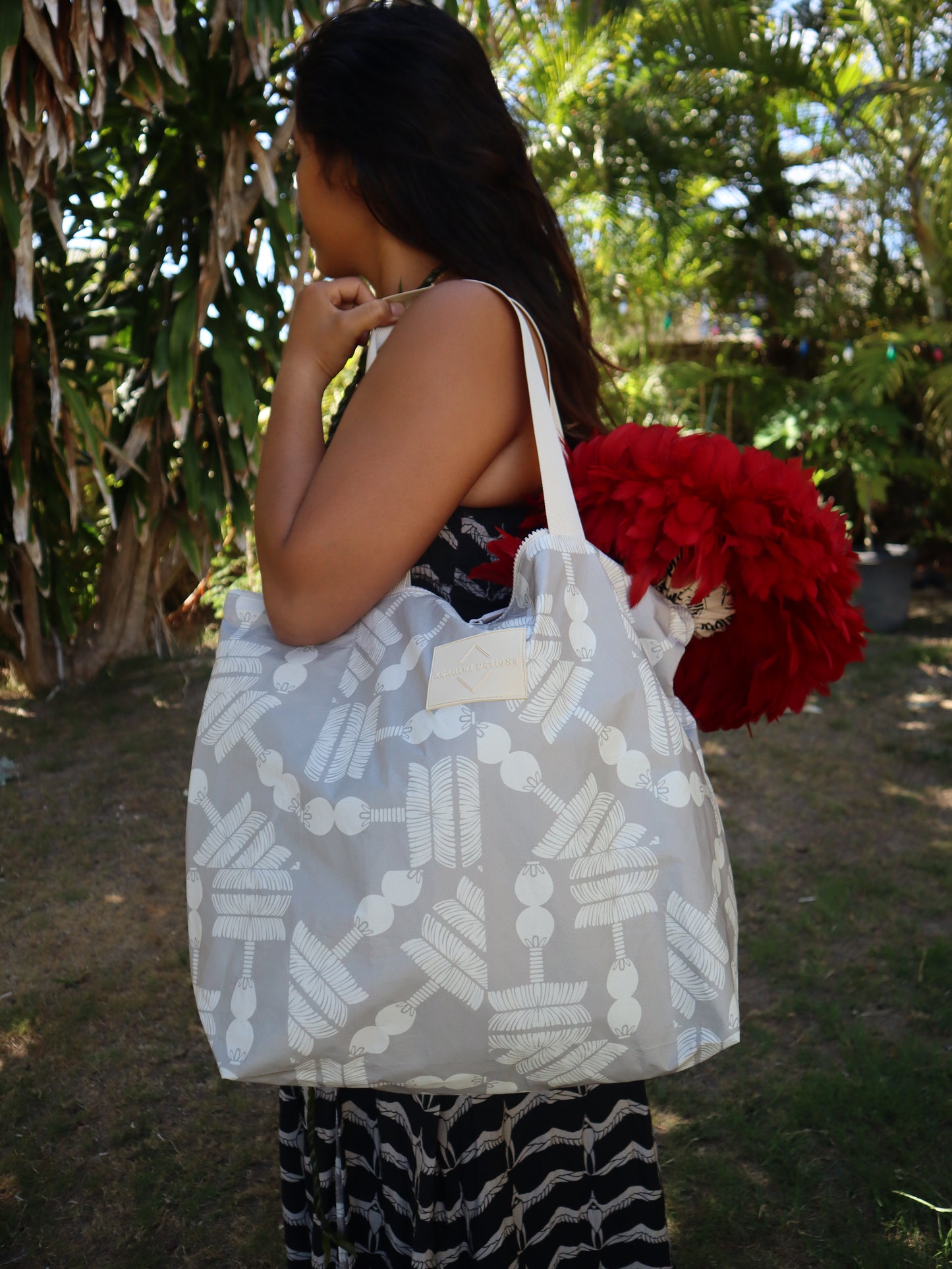 ʻUlīʻulī Zipper Tote Bag