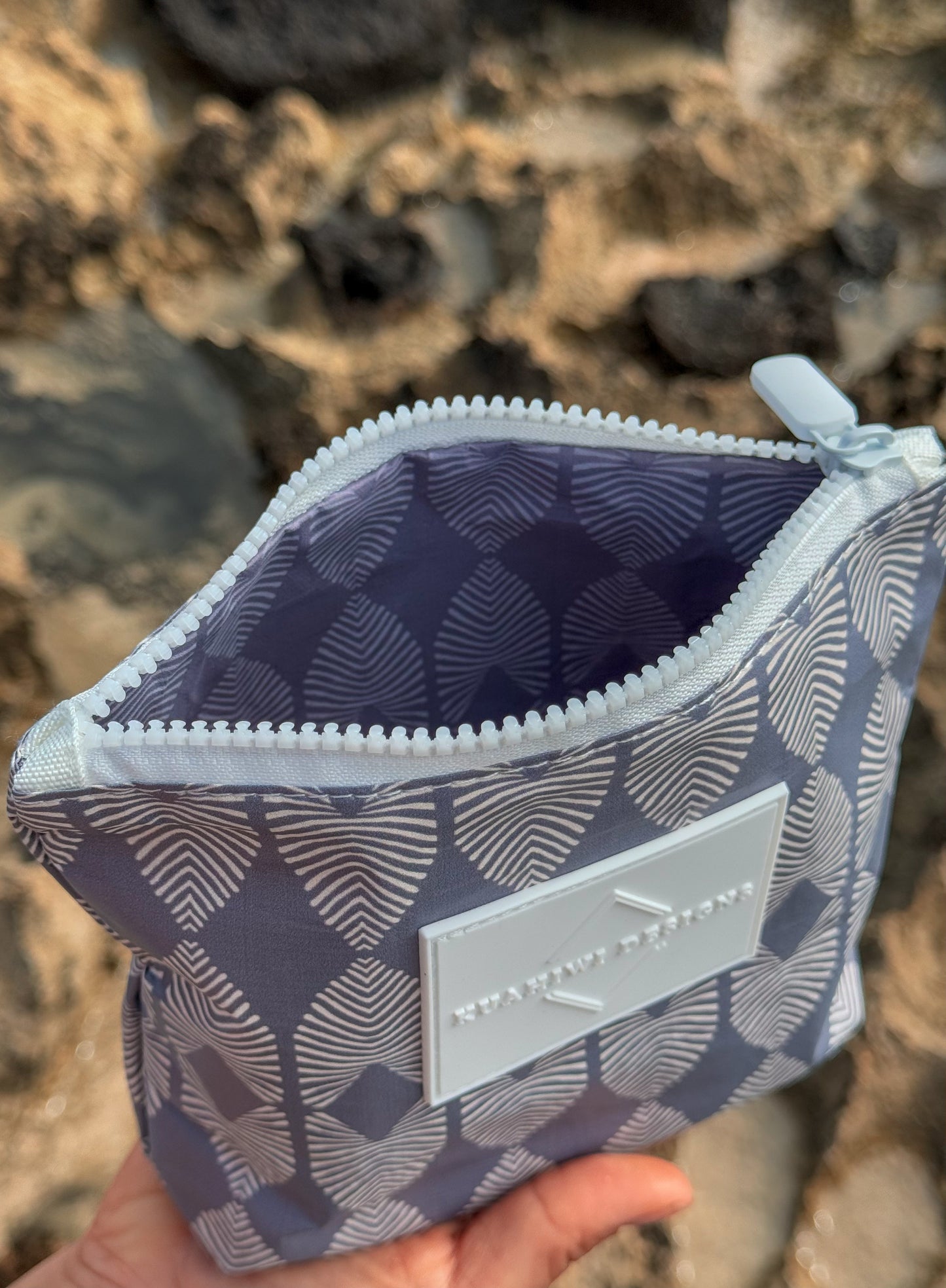 Buy 1 Nioi Polo, Get a Kalo Tote & Pouch FREE
