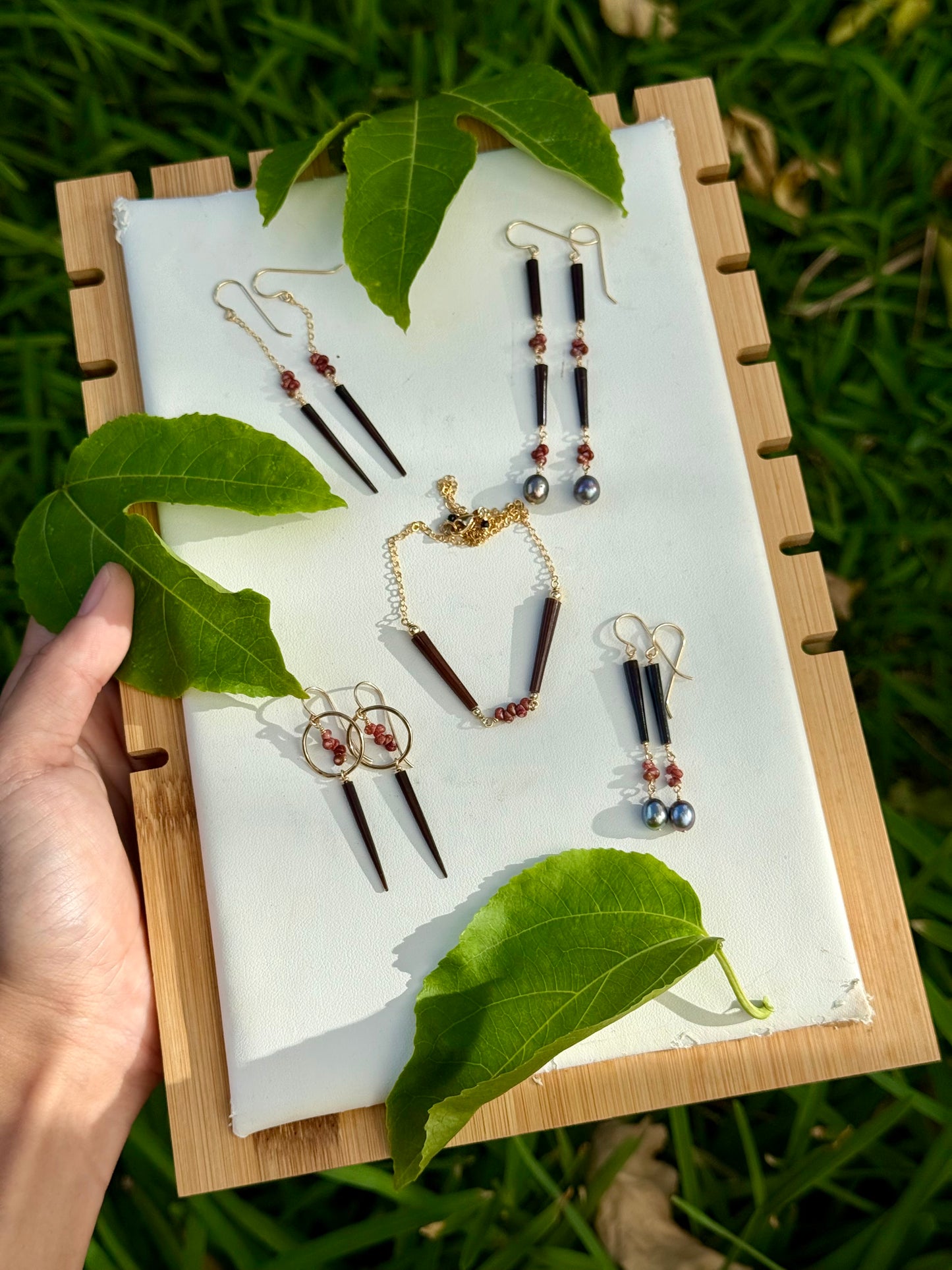 Niihau Kahelelani and Porcupine Quill Necklace