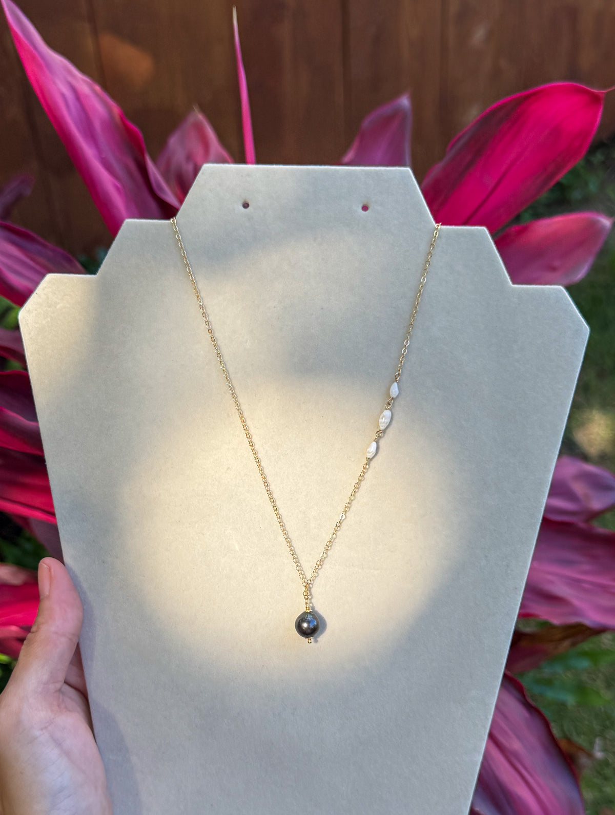 Niihau Laiki Shell Necklace with Tahitian Pearl