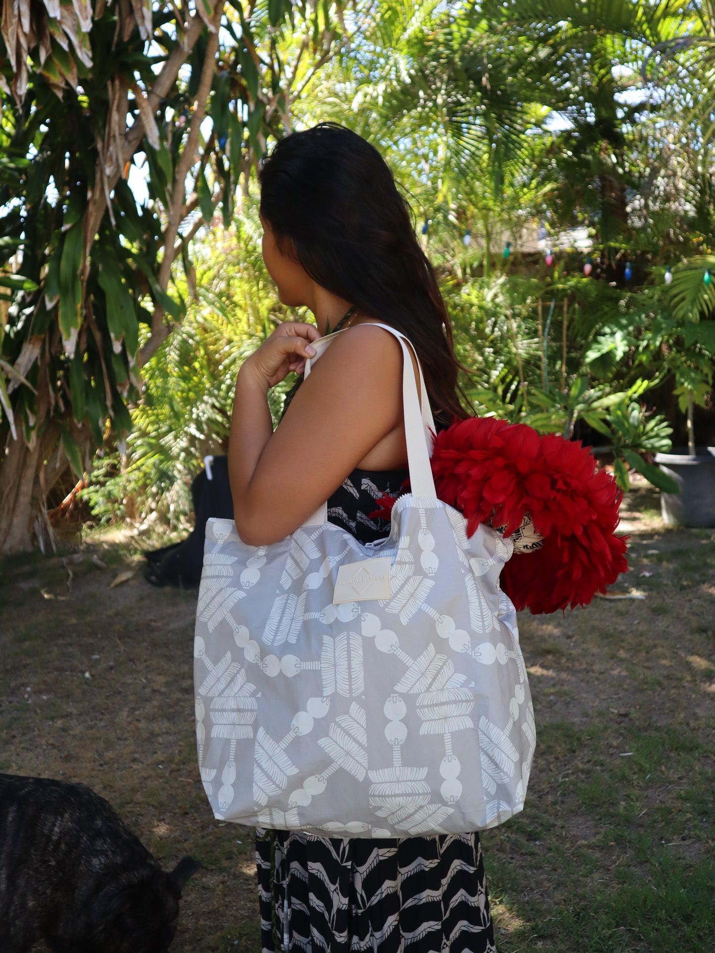 ʻUlīʻulī Zipper Tote Bag