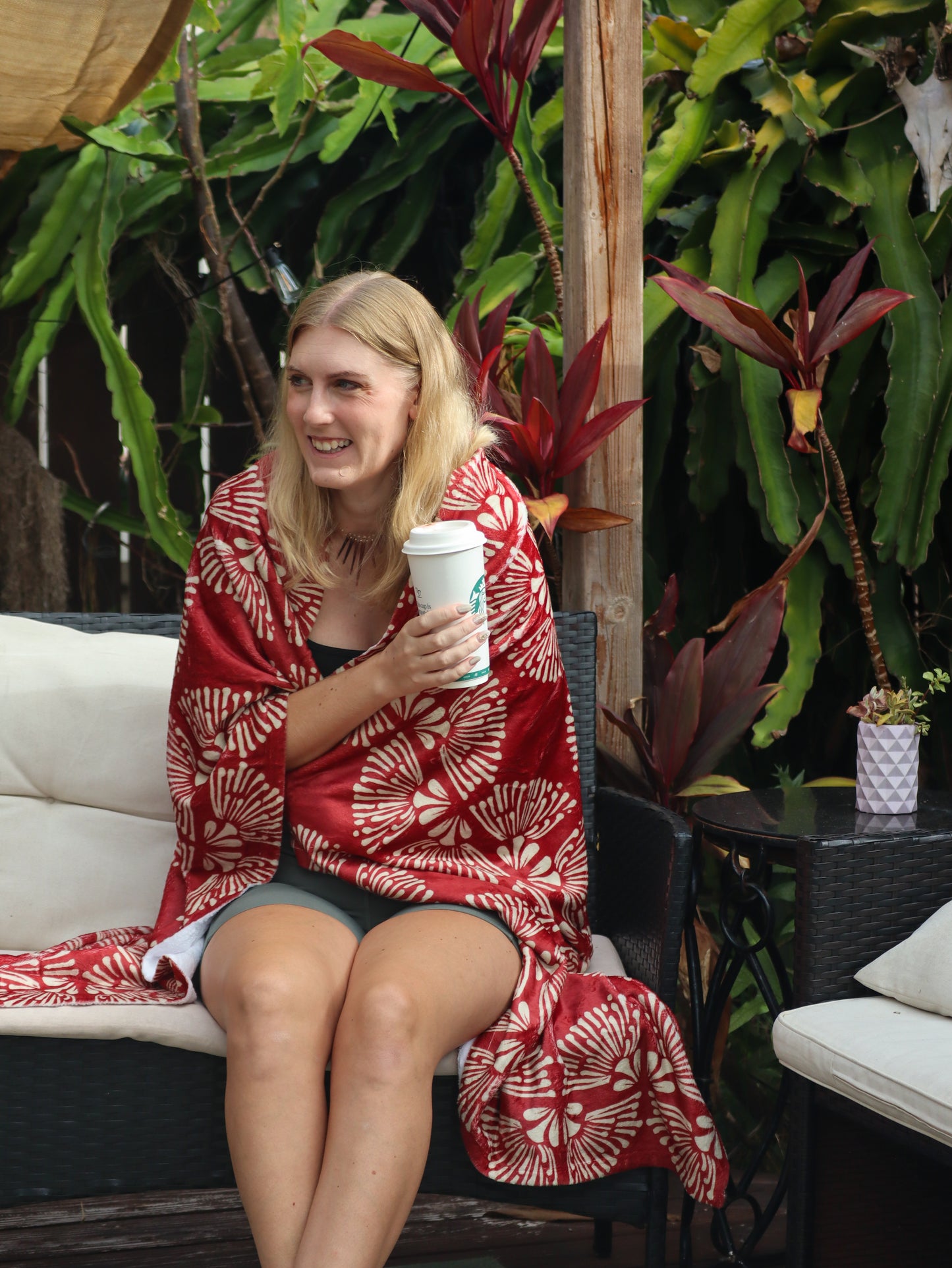 Lehua Plush Blanket